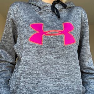 Checkered grey under armour sweater